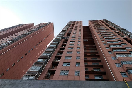 常春藤3室2厅2卫95万119m2中档装修出售